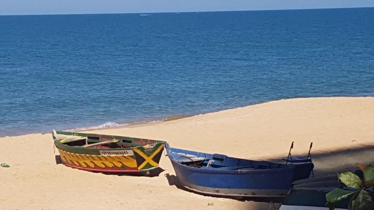 Recanto Maravista Apto Frente Mar 2 Quartos 2 Banheiros, Ar, Wi Fi, Piscina Holiday home *